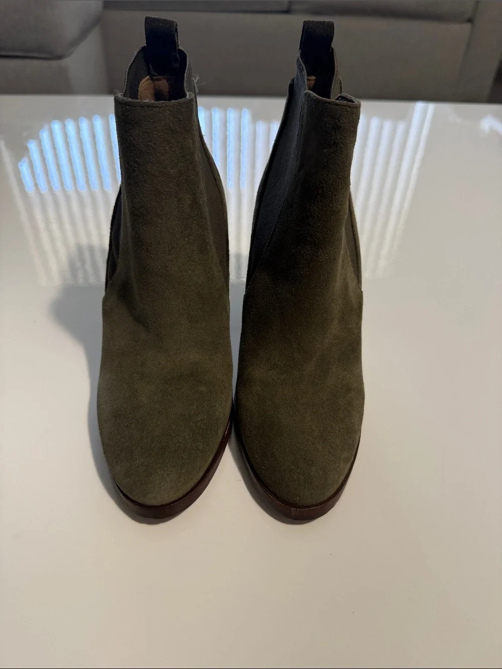 Michael Kors Womens 6 Chelsea Ankle Boot Green Suede Heeled Pull On Bootie
